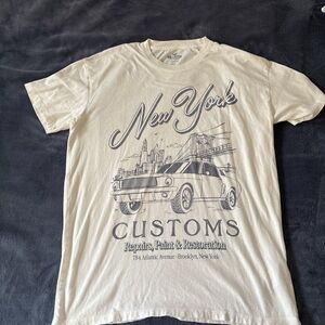 Hollister Cream Graphic T-Shirt